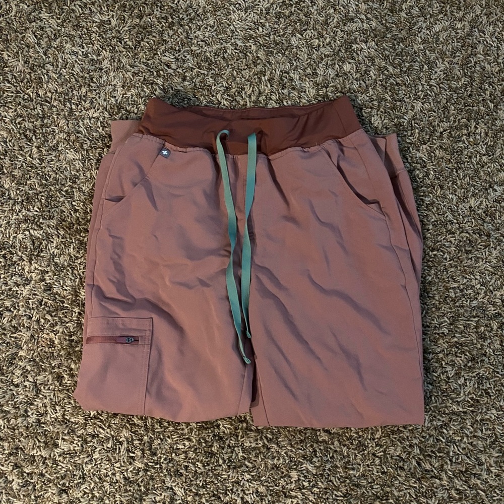 Mauve figs scrub pants